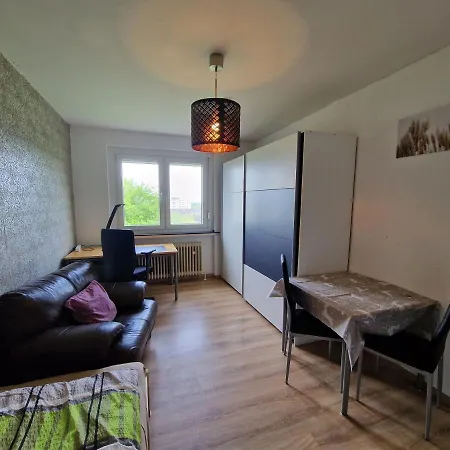Apartment Mit Balkon, Perfekt Als Monteurwohnung Oder Stundentenwohnung Springe Extérieur photo