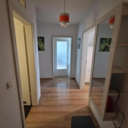 Apartment Mit Balkon, Perfekt Als Monteurwohnung Oder Stundentenwohnung Springe Extérieur photo