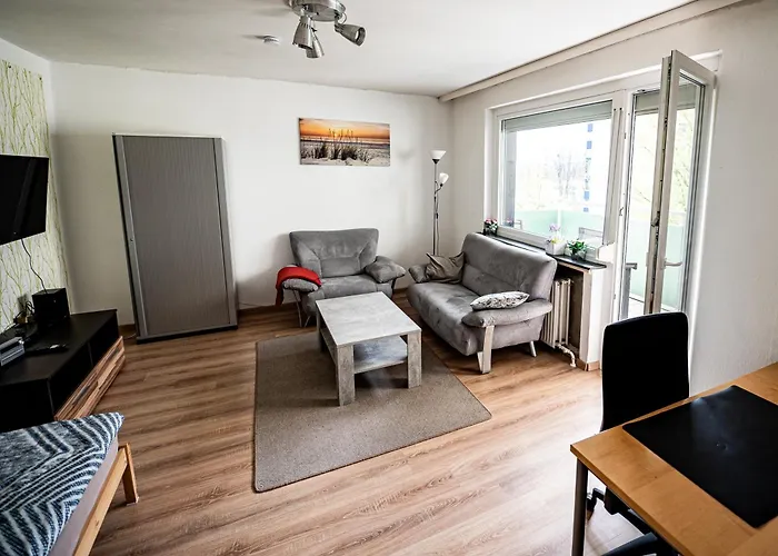 Apartment Mit Balkon, Perfekt Als Monteurwohnung Oder Stundentenwohnung