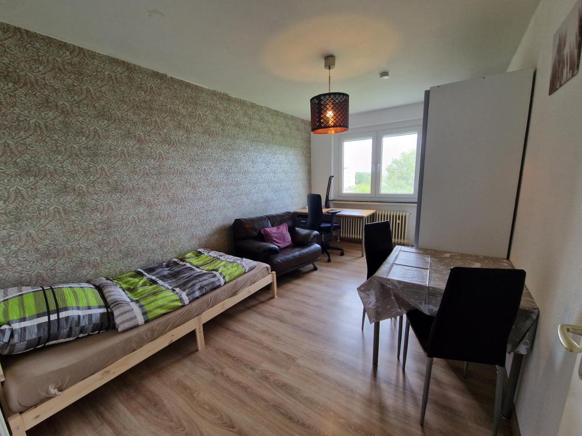 Appartement Mit Balkon, Perfekt Als Monteurwohnung Oder Stundentenwohnung *
