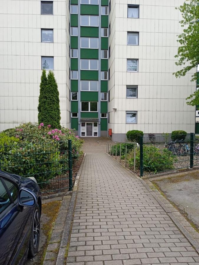 Mit Balkon, Perfekt Als Monteurwohnung Oder Stundentenwohnung Springe