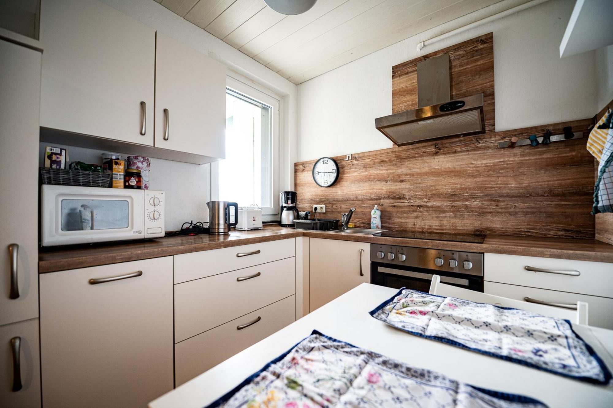 Mit Balkon, Perfekt Als Monteurwohnung Oder Stundentenwohnung Appartement *
